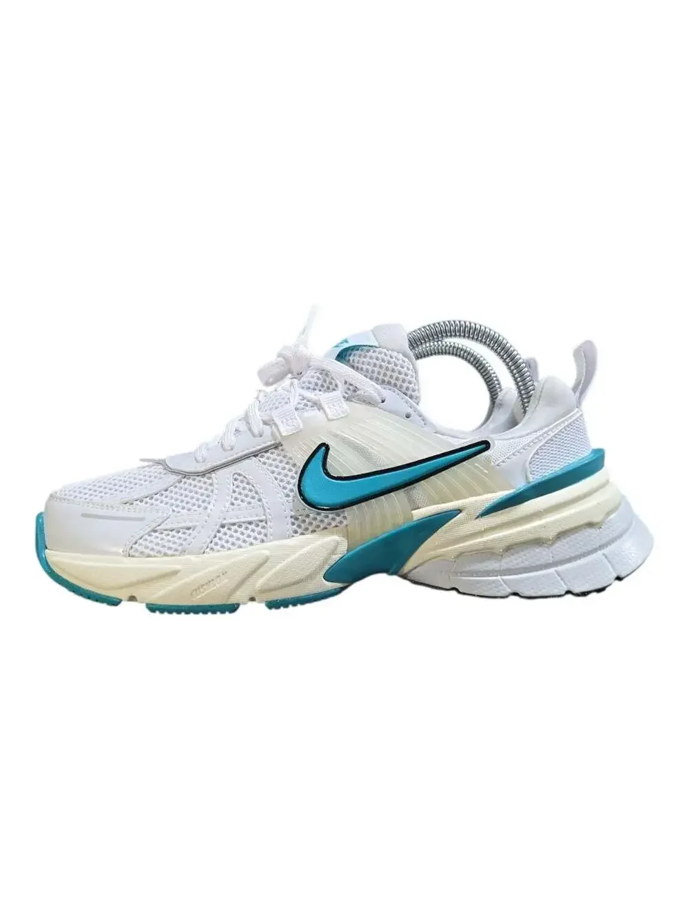 Nike V2K Run Women's Sneakers in White/Dusty Cactus/Coconut Milk Sz 8